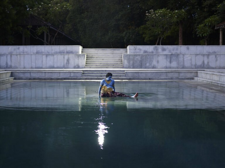 Nandini Valli Muthiah | Violet Haze | 2010 | Inkjet print on archival hahnemuhle paper (Ed: 1|10 + 2 AP) | 30 x 40 Inches