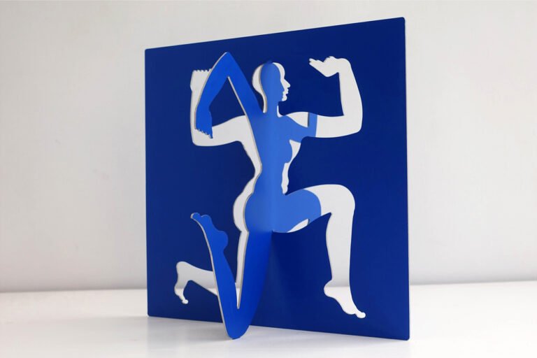 Dhruva Mistry | Shishir | 2014-2015 | 2mm SS, painted with cobalt deep epoxy paint | 11.6(H) x 11.3(W) x 8.7(D) Inches